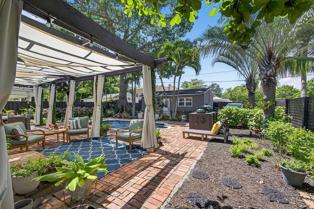 Exterior, Hot Tub