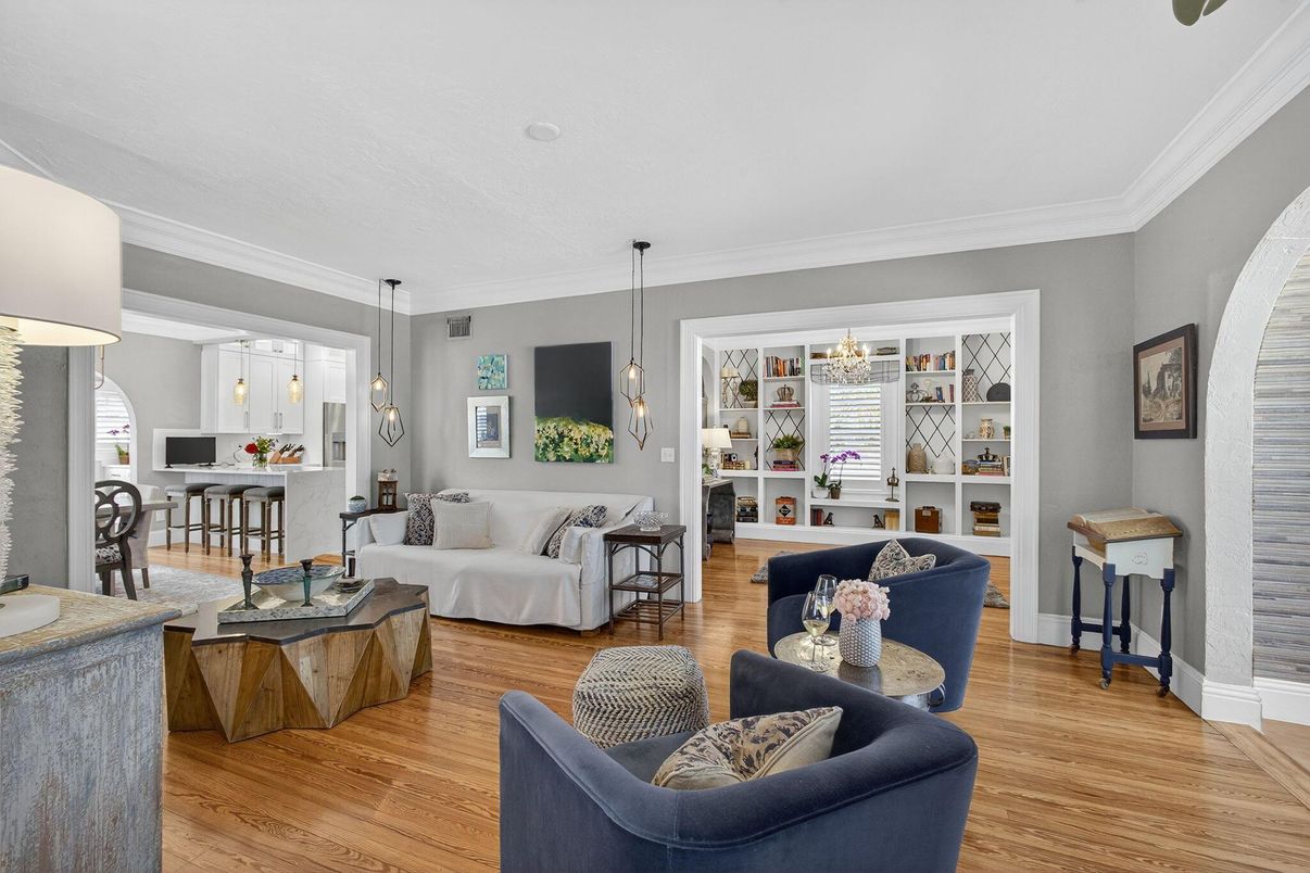 Interior, Living room, Pendant Lights, Wood Texture Flooring