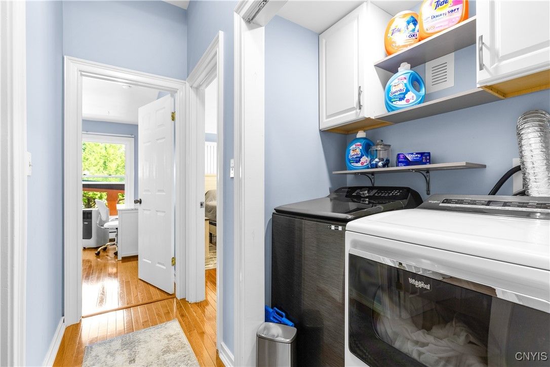 Interior, Washer, Wood Texture Flooring