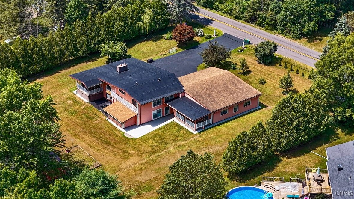 Exterior, Drone