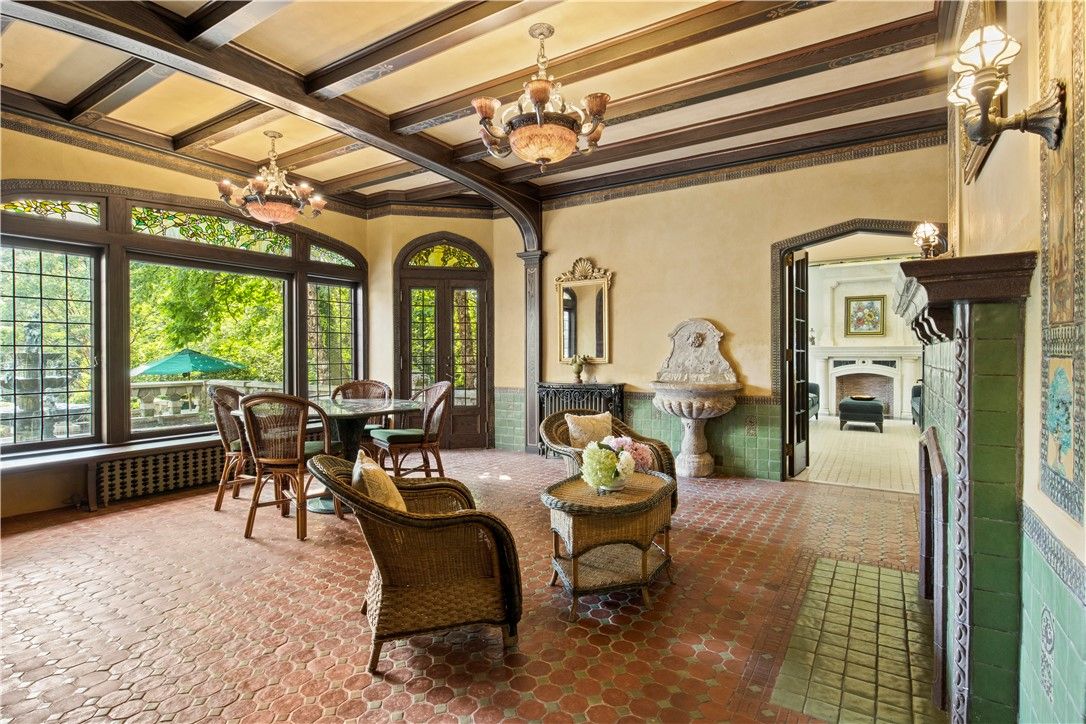 Chandelier, Dining room, Fireplace, Interior, Pendant Lights, Wooden Beams