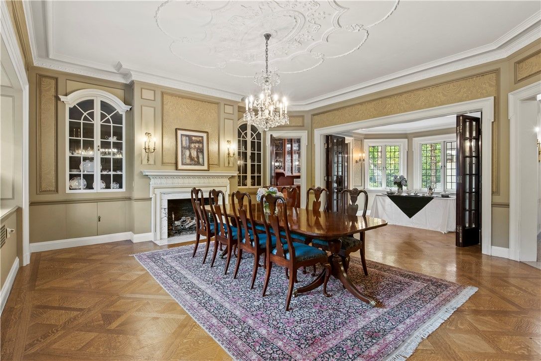 Chandelier, Dining room, Fireplace, Interior, Wood Texture Flooring