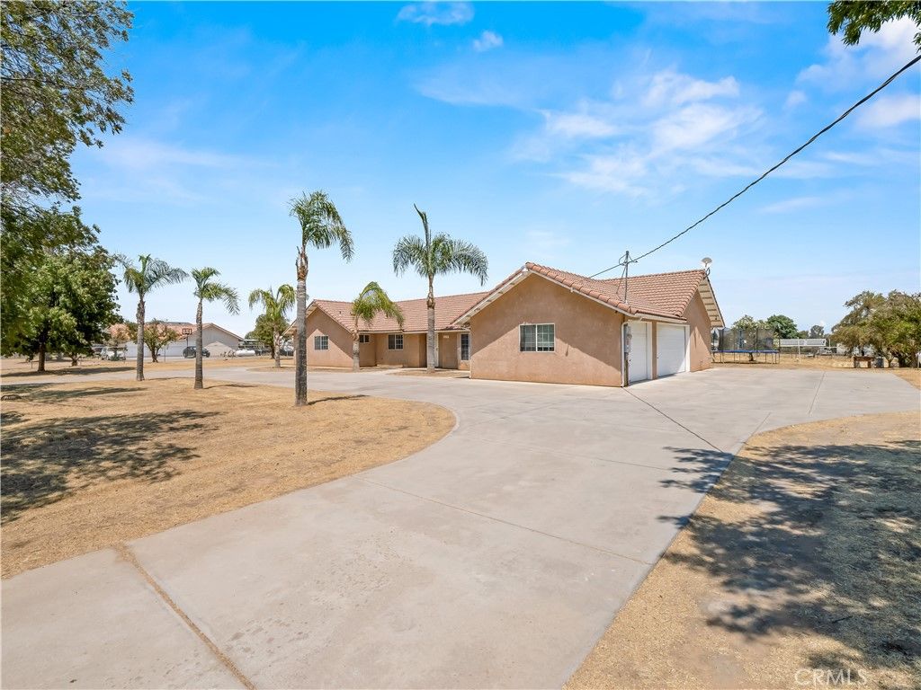 Backyard, Detached Garage, Exterior