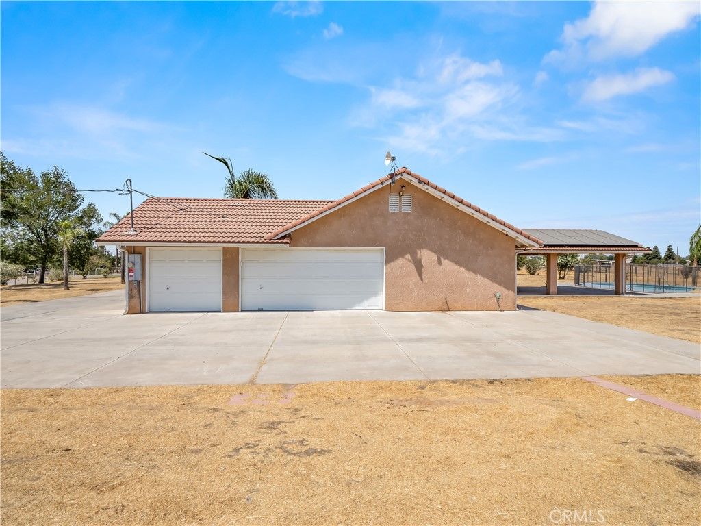 Backyard, Detached Garage, Exterior, Solar Panels