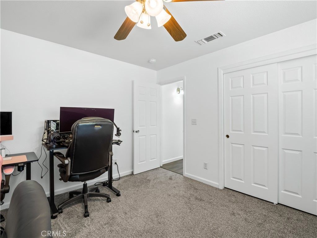 Home Office, Interior