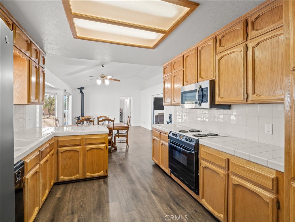 Dining room, Interior, Kitchen, Tile Countertops, Wood Texture Flooring