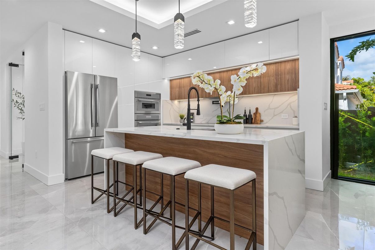 Interior, Kitchen, Pendant Lights, Recessed Lighting, Stainless Steel Appliances