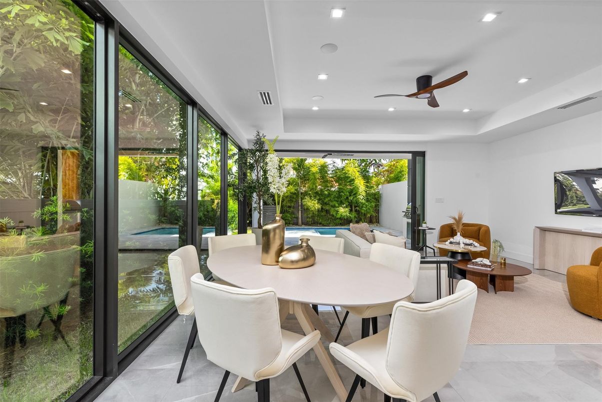 Dining room, Interior, Recessed Lighting
