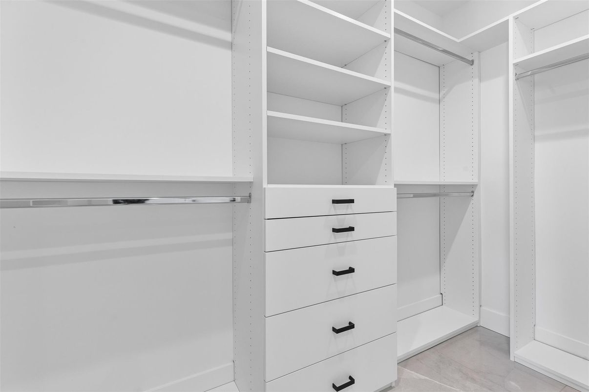 Interior, Walk-in Closets