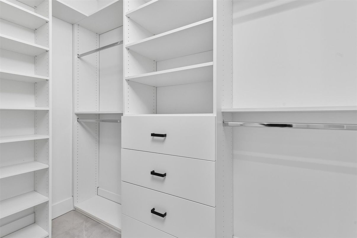 Interior, Walk-in Closets