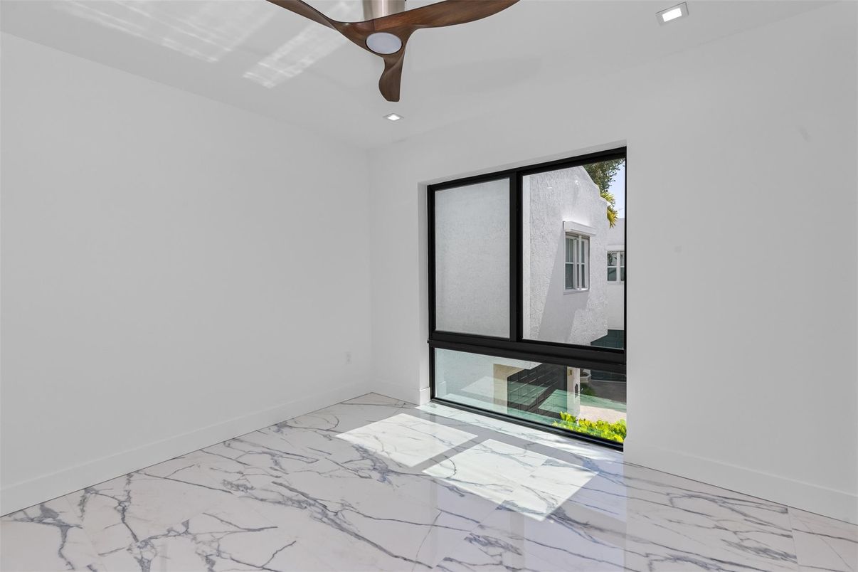 Empty room, Interior, Marble, Recessed Lighting