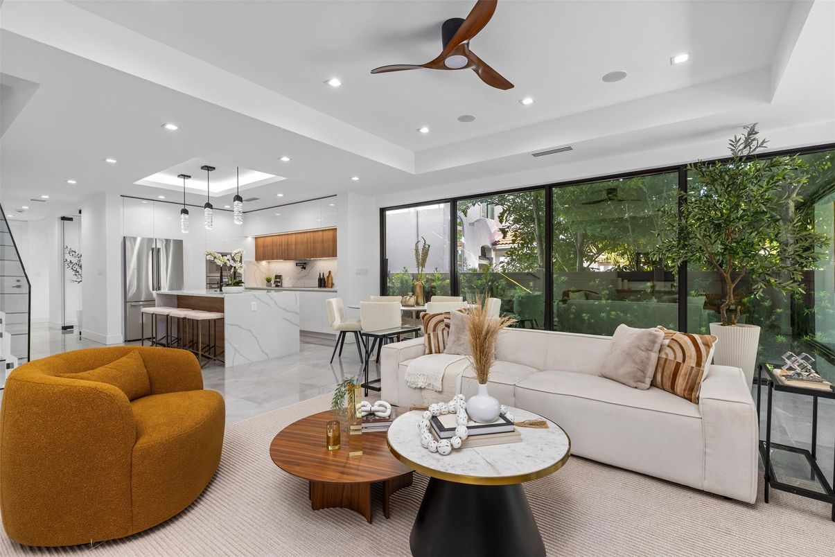 Dining room, Interior, Kitchen, Living room, Pendant Lights, Recessed Lighting, Stainless Steel Appliances