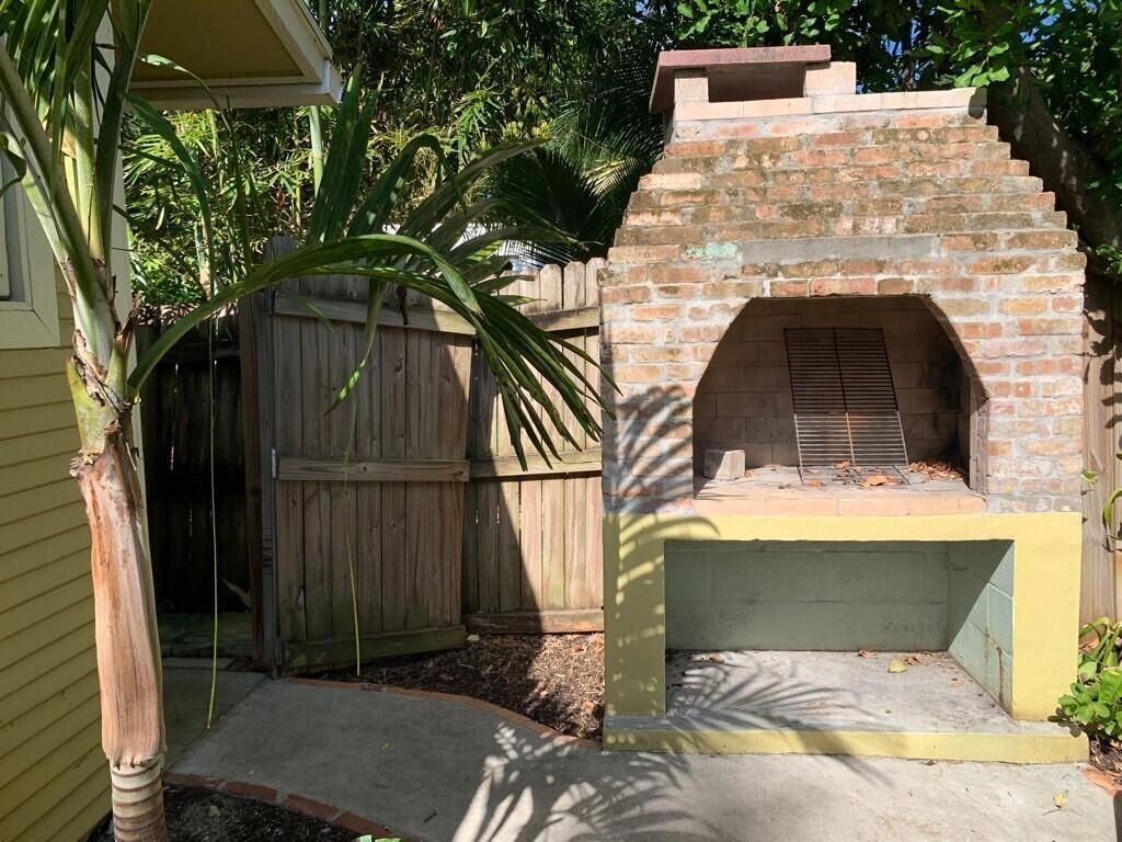 Exterior, Fireplace