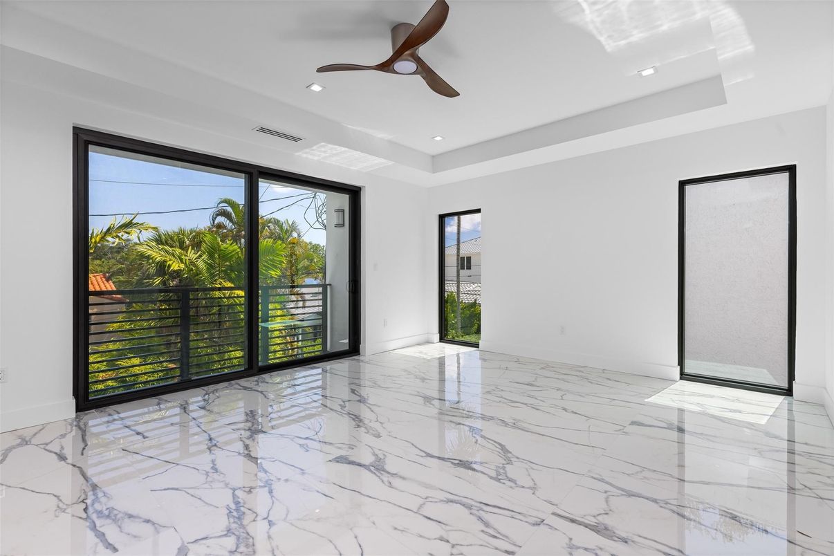 Empty room, Interior, Marble, Recessed Lighting
