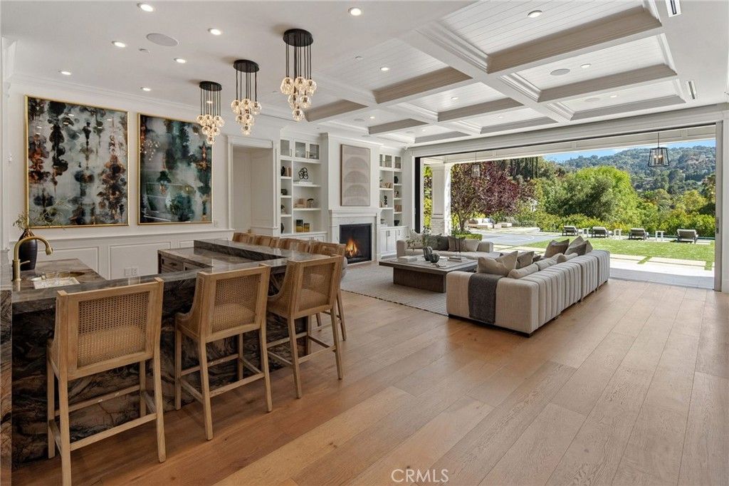 Fireplace, Interior, Living room, Pendant Lights, Recessed Lighting, Wood Texture Flooring