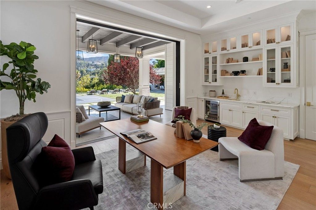 Interior, Living room, Pendant Lights, Recessed Lighting, Wood Texture Flooring
