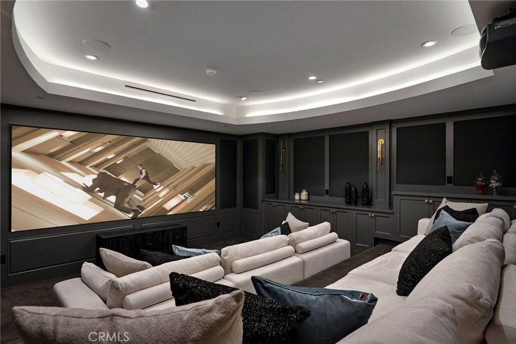 Interior, Living room, Projection Screen, Recessed Lighting, Theatre Room