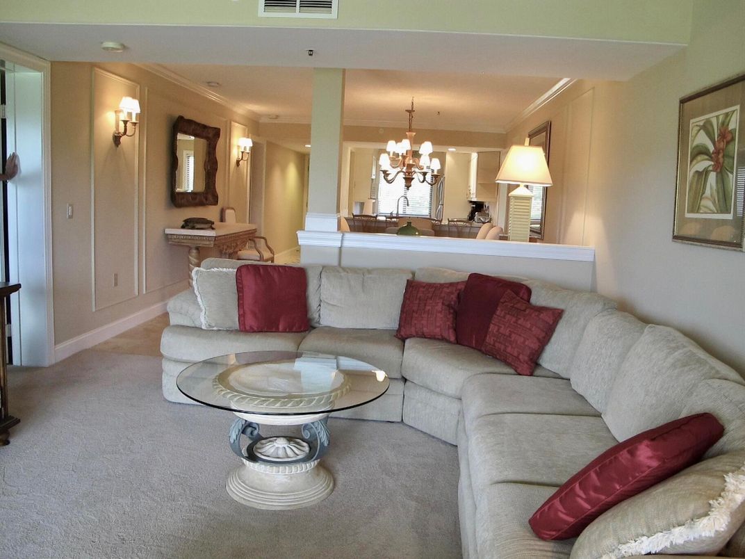 Chandelier, Dining room, Interior, Living room