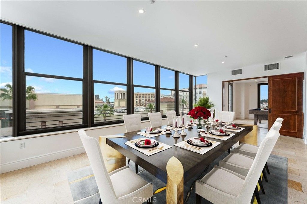 Dining room, Interior, Recessed Lighting