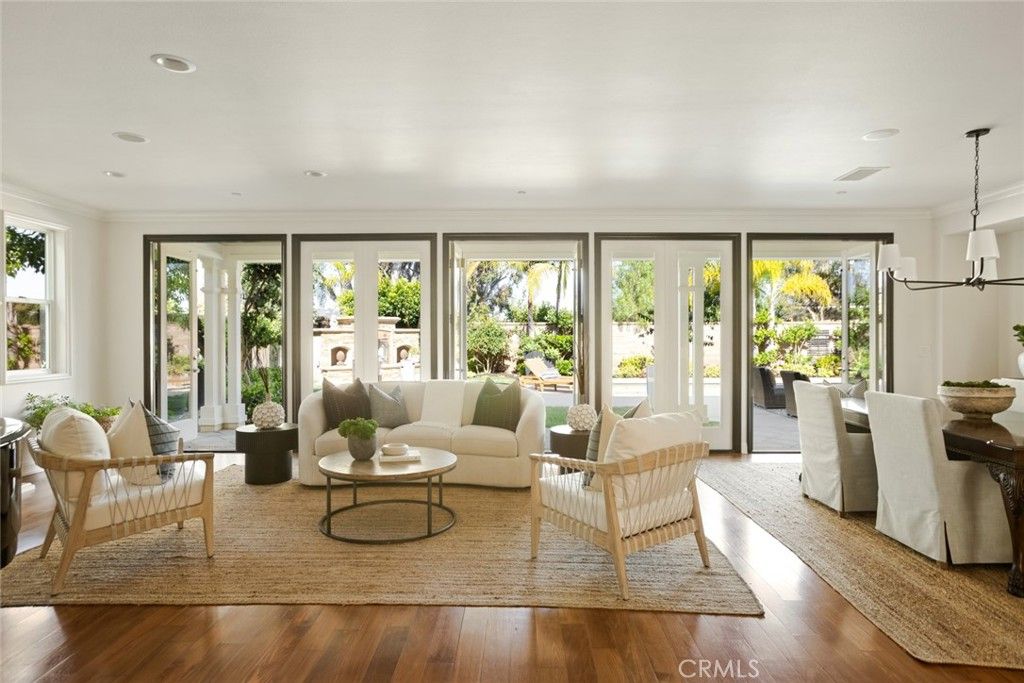 Dining room, Interior, Living room, Pendant Lights, Recessed Lighting, Wood Texture Flooring