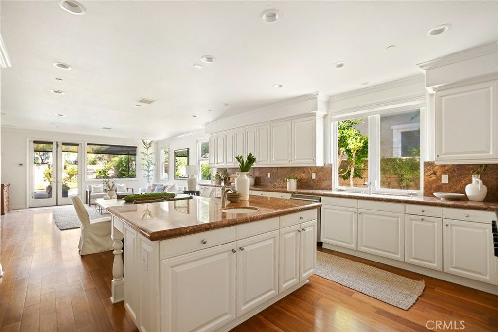 Dining room, Interior, Kitchen, Recessed Lighting, Wood Texture Flooring