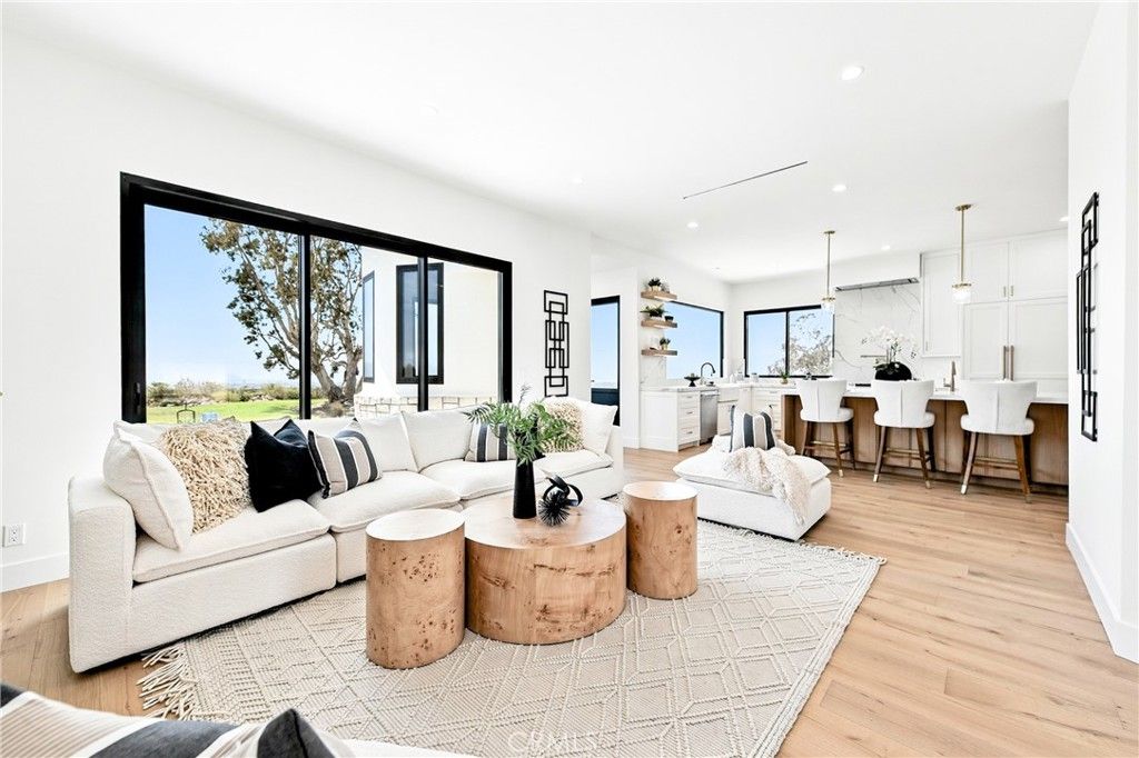 Interior, Kitchen, Living room, Marble Walls, Pendant Lights, Recessed Lighting, Wood Texture Flooring