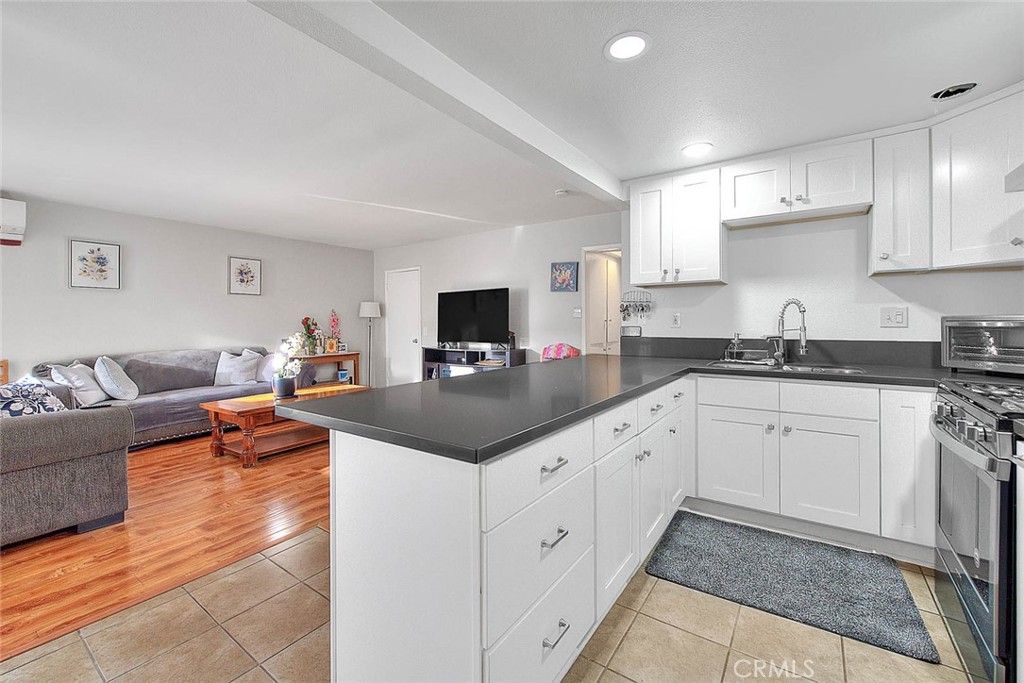 Interior, Kitchen, Living room, Recessed Lighting, Wood Texture Flooring