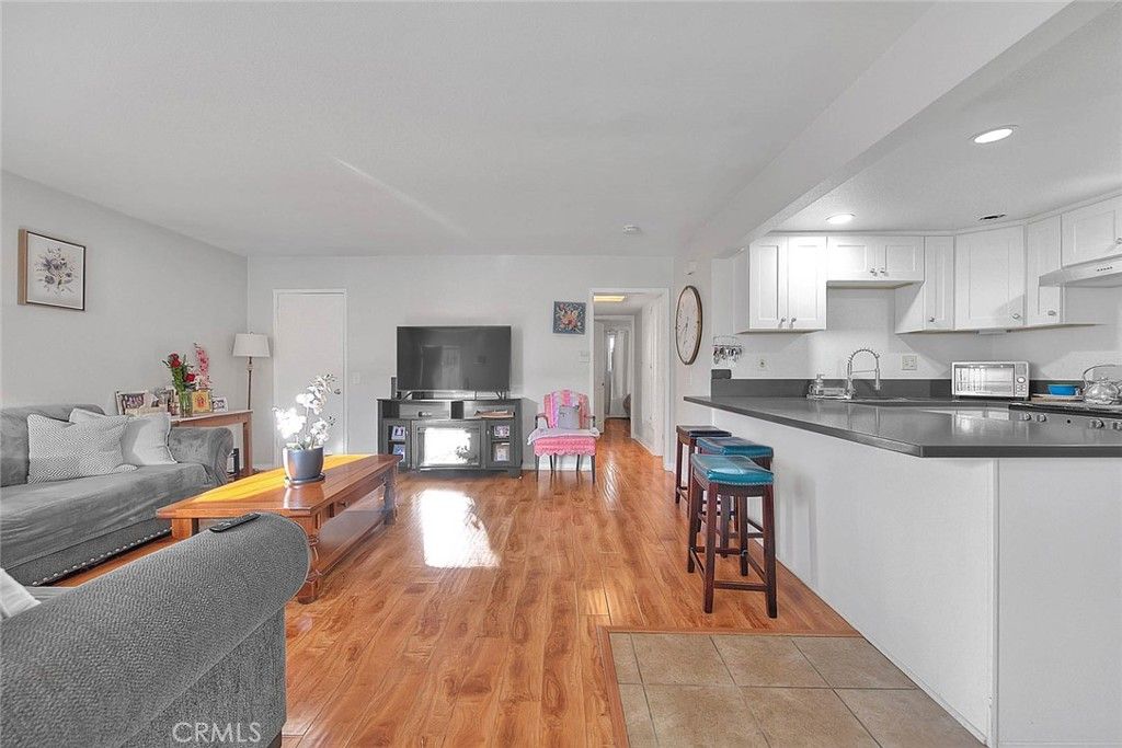 Interior, Kitchen, Living room, Recessed Lighting, Wood Texture Flooring