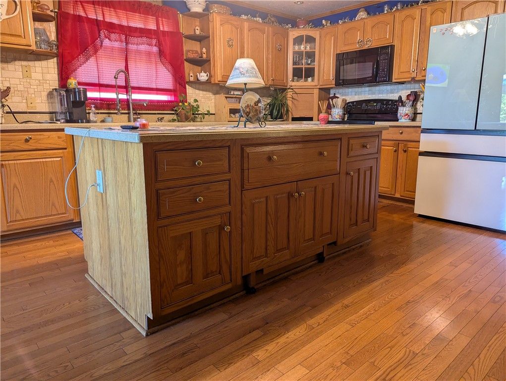 Interior, Kitchen, Wood Texture Flooring