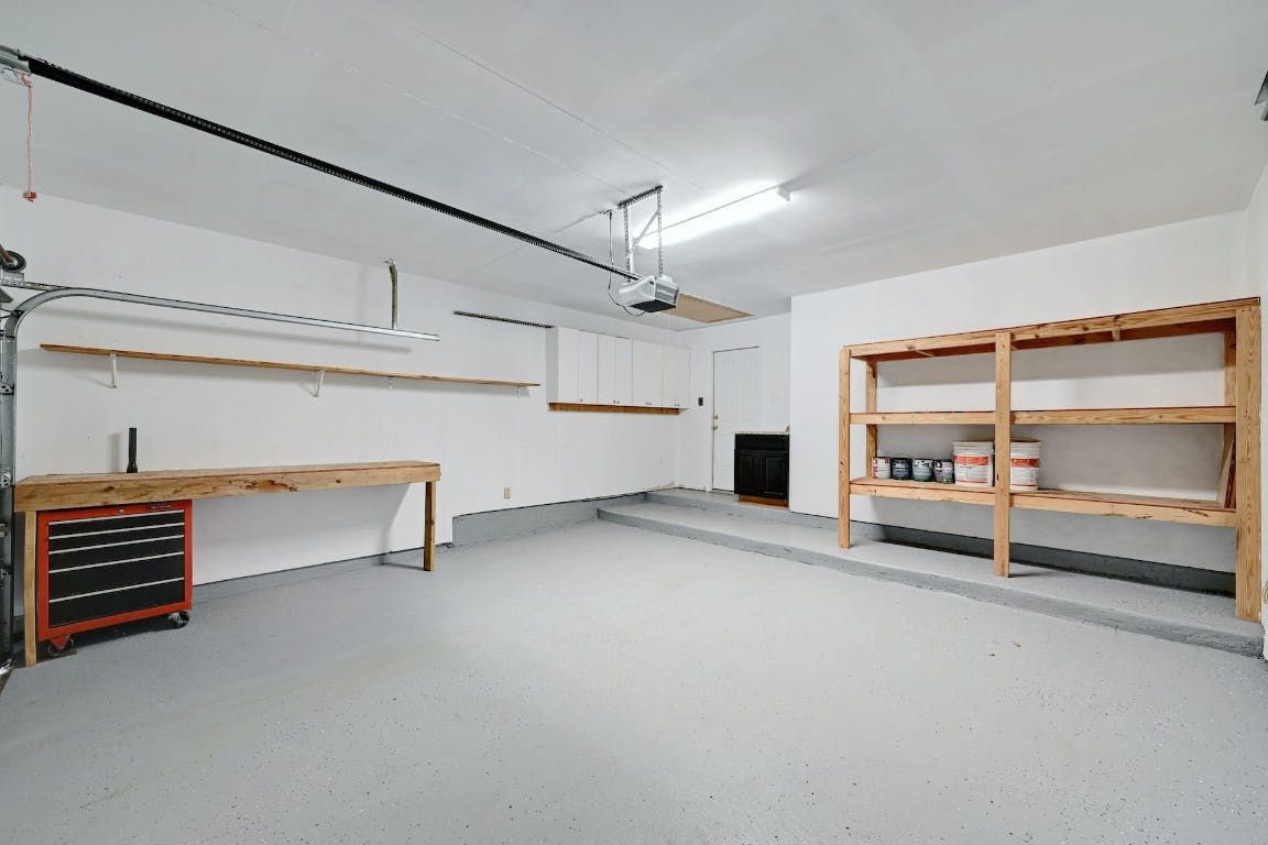 Garage, Interior
