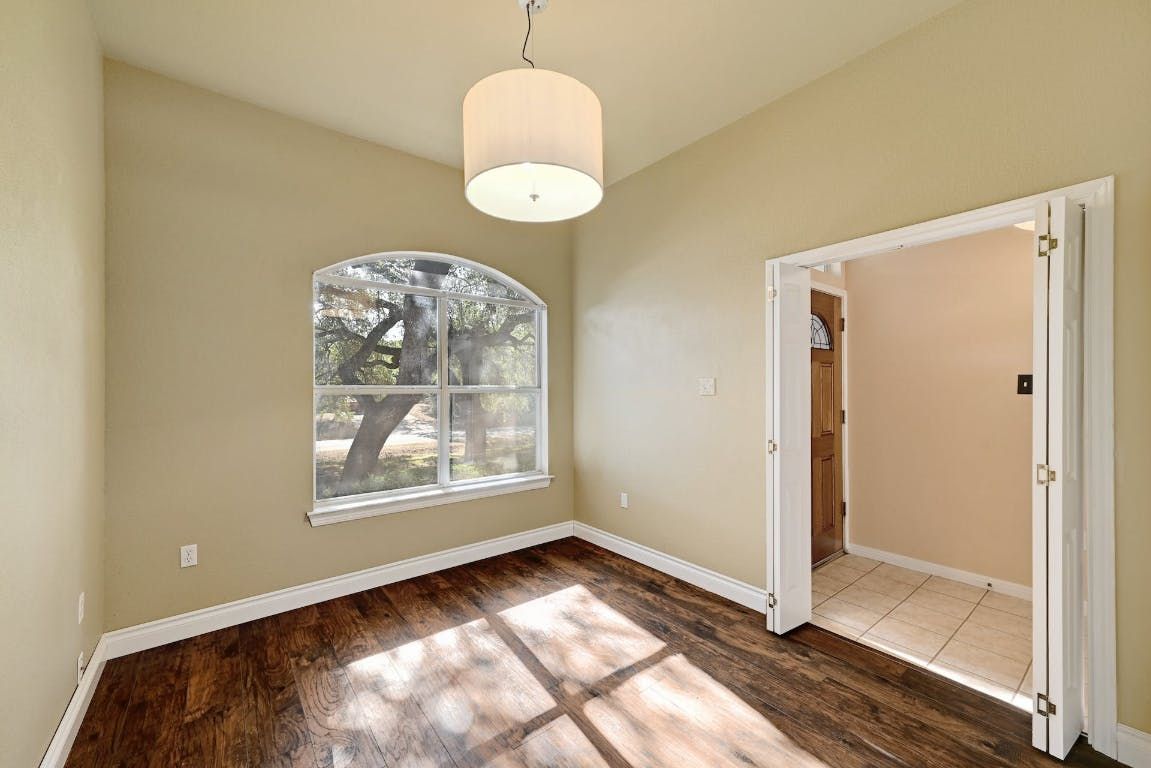 Empty room, Interior, Pendant Lights, Wood Texture Flooring