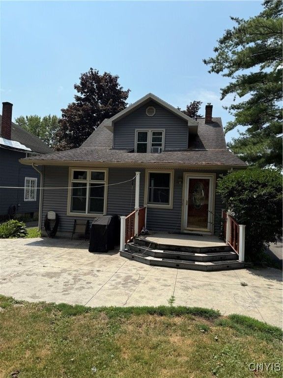 Exterior, Facade, Cape Cod