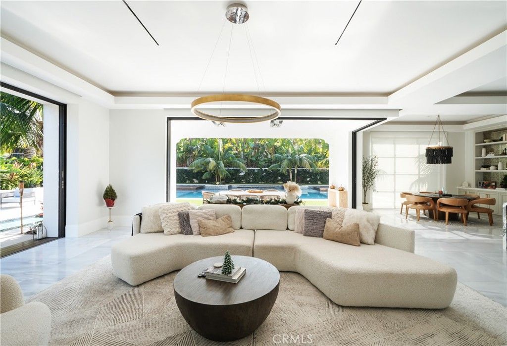 Dining room, Interior, Living room, Pendant Lights