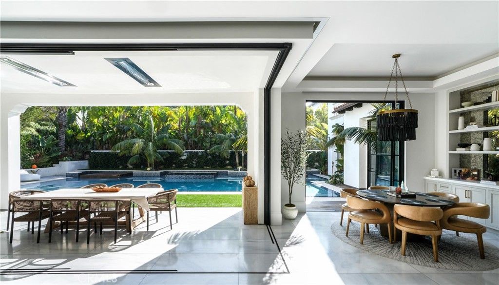 Dining room, Interior, Pendant Lights, Pool