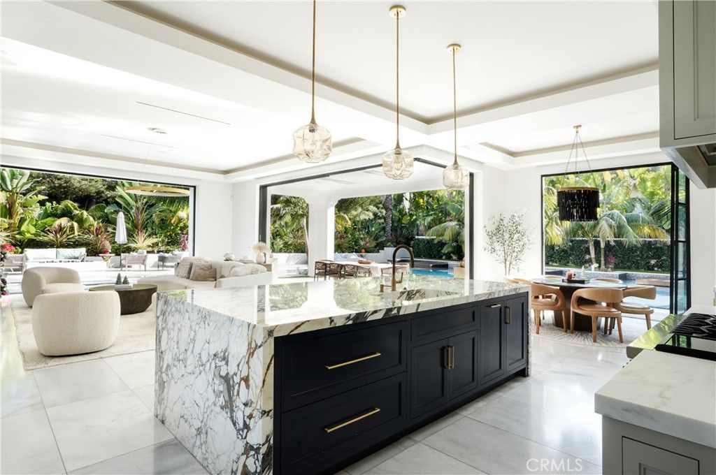 Dining room, Interior, Living room, Pendant Lights