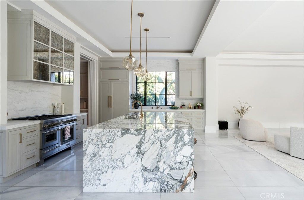 Interior, Kitchen, Marble Walls, Pendant Lights