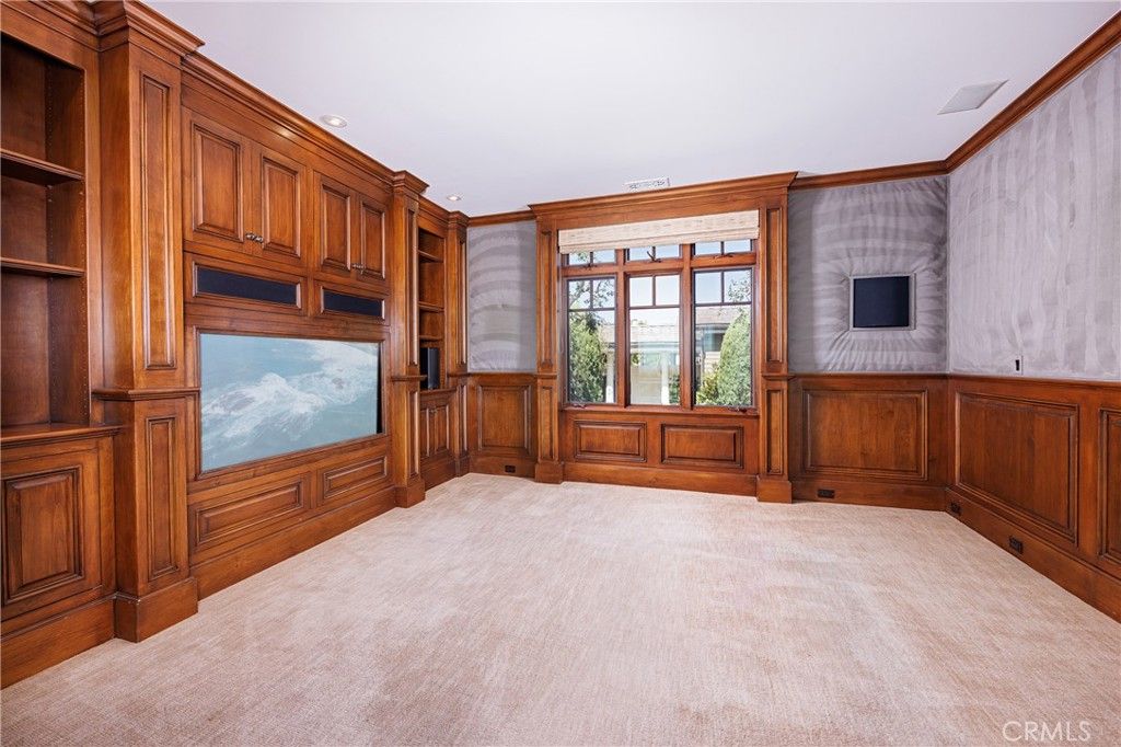 Empty room, Interior, Recessed Lighting, Wooden Walls