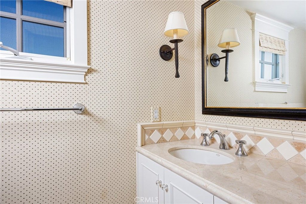 Bathroom, Interior, Tile Countertops