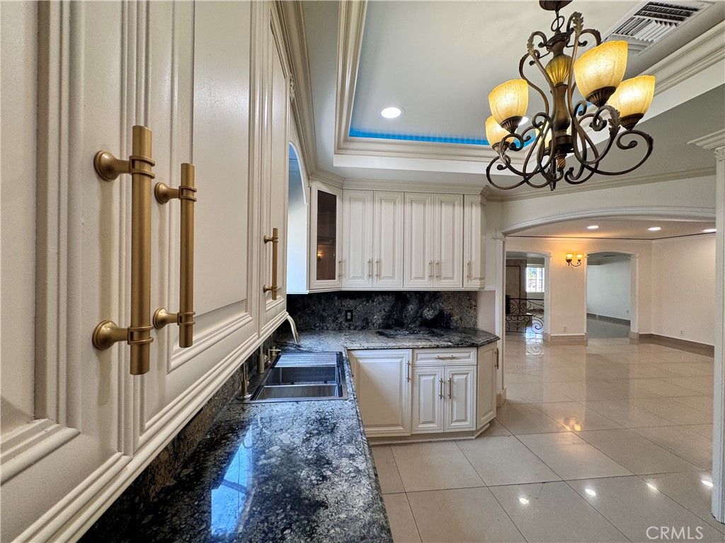 Chandelier, Interior, Recessed Lighting
