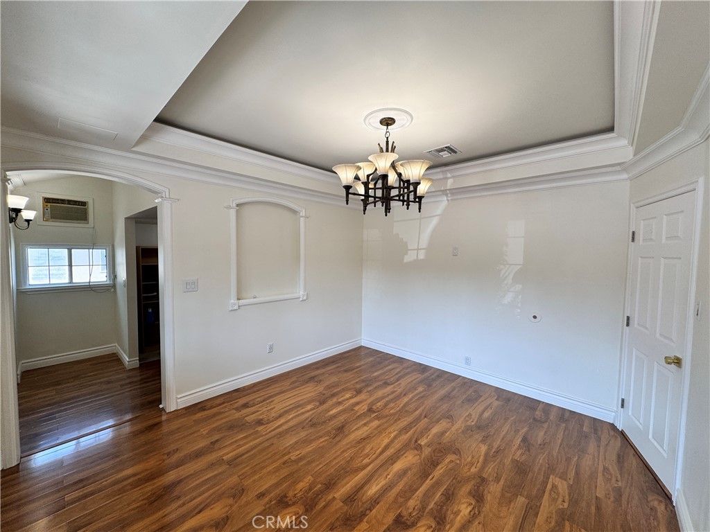 Chandelier, Empty room, Interior, Wood Texture Flooring
