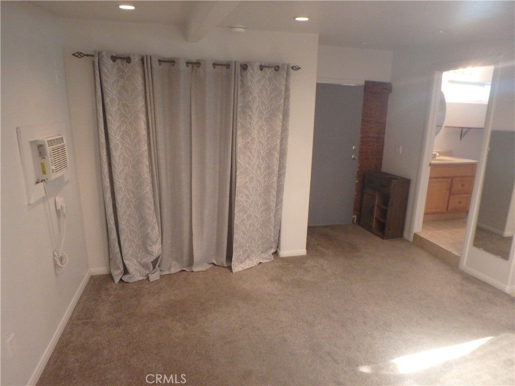 Bathroom, Empty room, Interior, Recessed Lighting