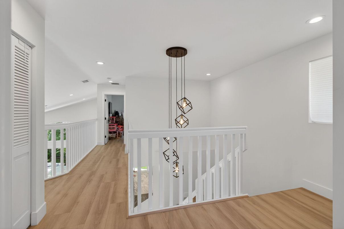 Interior, Pendant Lights, Recessed Lighting, Wood Texture Flooring