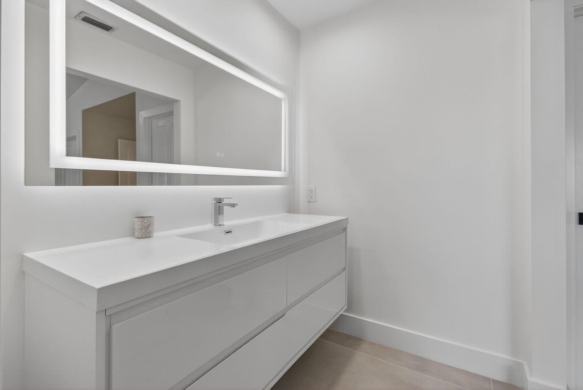 Bathroom, Interior