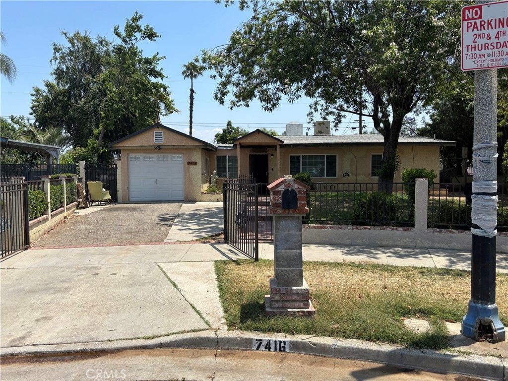 Attached, Detached Garage, Exterior, Facade, Ranch