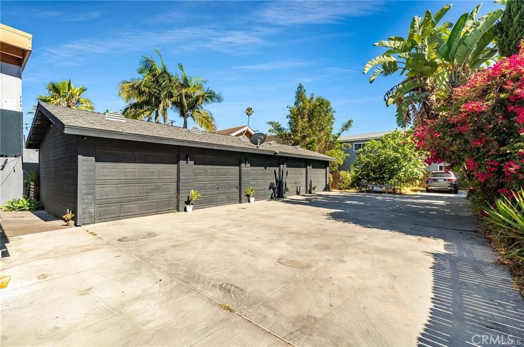 Detached Garage, Exterior