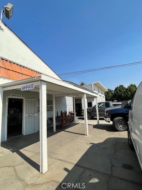 Detached Garage, Exterior
