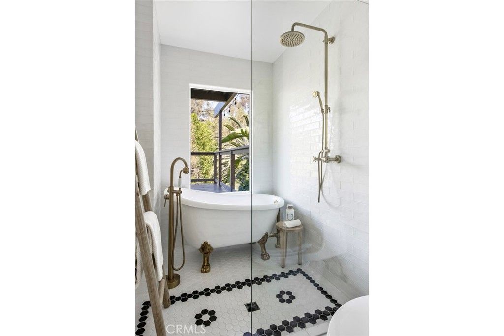 Bathroom, Free Standing Baths, Interior