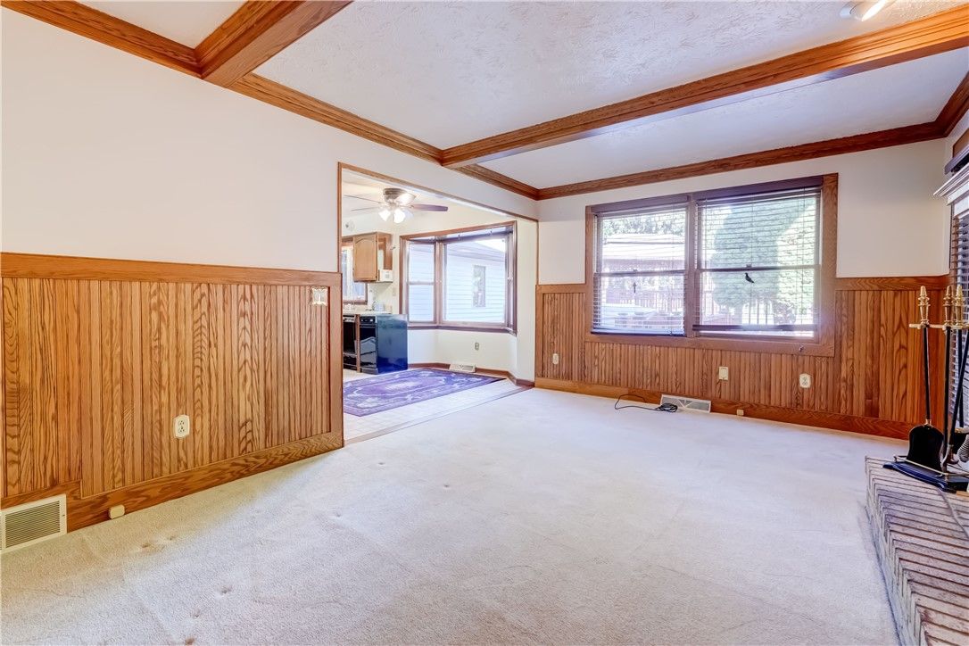 Empty room, Interior, Wooden Beams