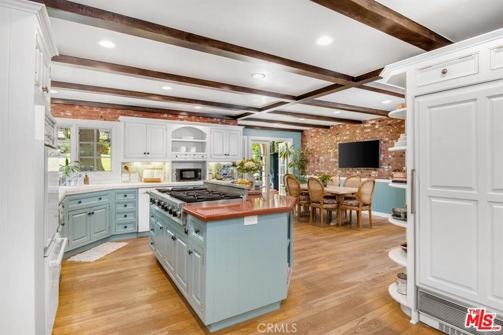 Dining room, Interior, Kitchen, Recessed Lighting, Stainless Steel Appliances, Stone Walls, Wooden Beams, Wood Texture Flooring