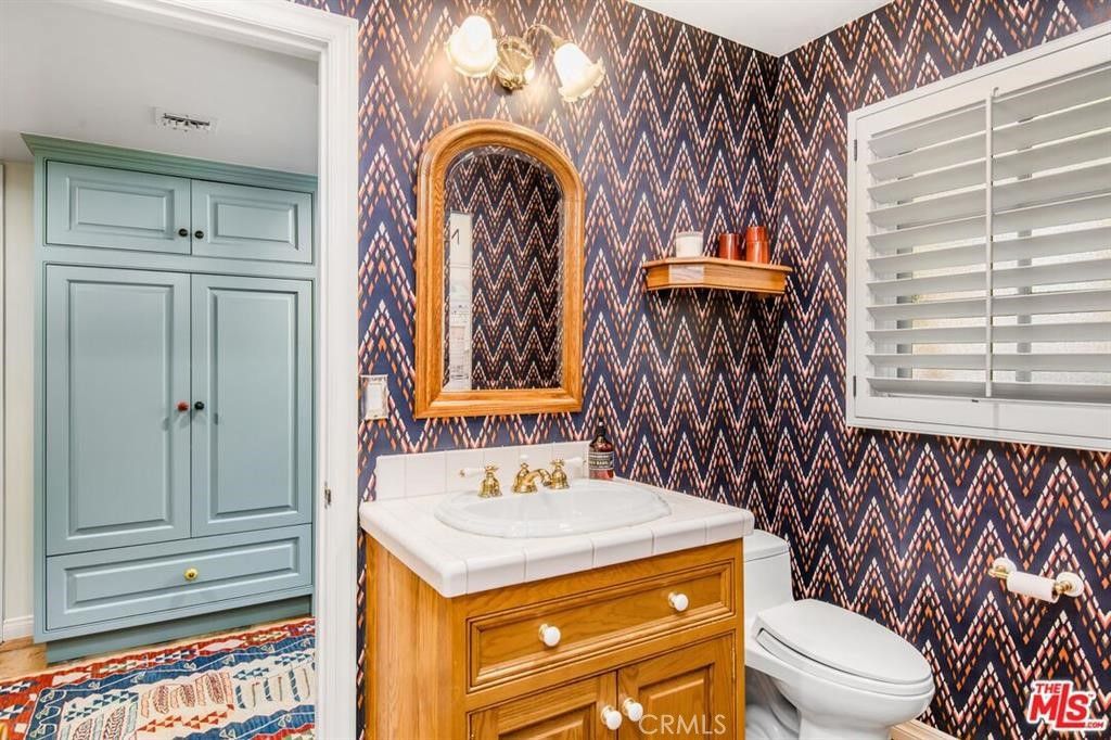 Bathroom, Interior, Tile Countertops